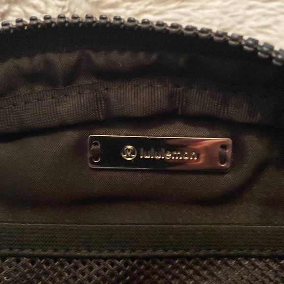 Lululemon waist pack - Picture 2 of 5